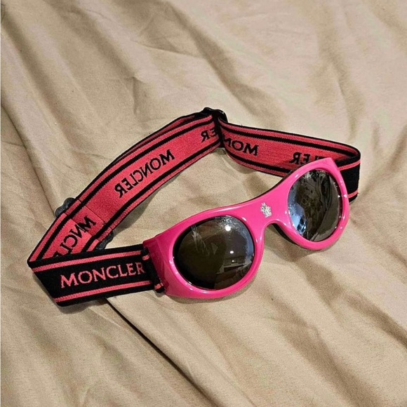 Moncler goggles in pink
Designer rick owens moncler palm angels clothing pink - Picture 2 of 2